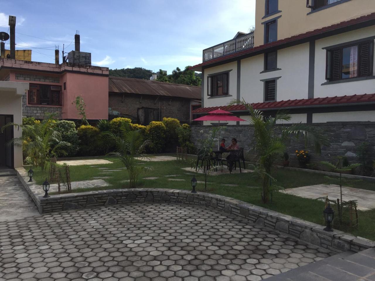 Hotel K2 Pokhara Ngoại thất bức ảnh
